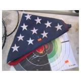 SHOOTING TARGETS & FLAG
