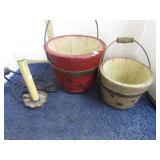 DECORATIVE BUCKETS & LAMP