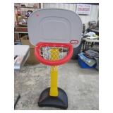 LITTLE TIKES BASKETBALL GOAL