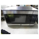 GE STAINLESS MICROWAVE -- TESTED - WORKS