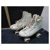 ROLLER SKATES 250
