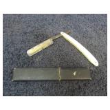 VINTAGE STRAIGHT RAZOR