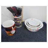 KITCHEN TOOLS & MIXING BOWLS