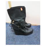 FASHION BOOTS MARKED COACH