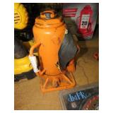 12 TON BOTTLE JACK -- 1/2 HANDLE