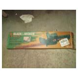 BLACK & DECKER HEDGE TRIMMER