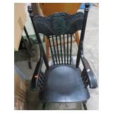 VINTAGE CHILD ROCKING CHAIR