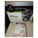 KEURIG COFFEE MAKER & CARE KIT