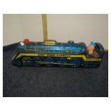 VINTAG TIN BATTERY POWERED TRAIN