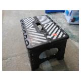 FOLDING STEP STOOL
