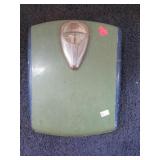 VINTAGE BATHROOM SCALE