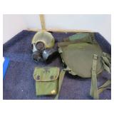 U.S. MILITARY GAS MASK & FIRST AID KIT