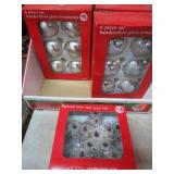 CHRISTMAS TREE TOPPER & GLASS CHRISTMAS ORNAMENTS