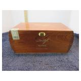 DAVIDOFF ROYAL ROBUSTO CIGAR BOX