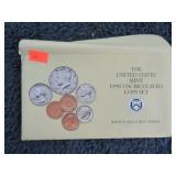 1990 U.S. MINT UNCIRCULATED COIN SET D &  P MARKS