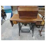 ANTIQUE SINGER SEWING MACHINE BASE AND TOP