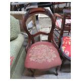 ANTIQUE CHAIR