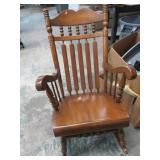 VINTAGE MAPLE ROCKING CHAIR