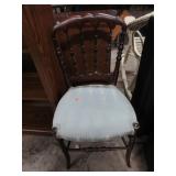 ANTIQUE CHAIR