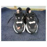 PUMA RUNNING SHOES -- SZ 6