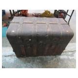 ANTIQUE TRUNK