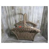 MAGAZINE BASKET RACK