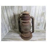 VINTAGE DIETZ KEROSENE LANTERN