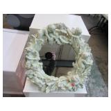 WALL MIRROR W/ CHERUBS