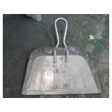 ALUMINUM DUST PAN