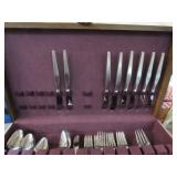 STAINLESS & SILVERPLATE FLATWARE & CHEST