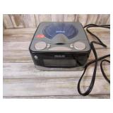 CLOCK RADIO / CD PLAYER