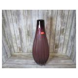 ART GLASS VASE