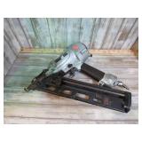 HITACHI PNEUMATIC FINISH NAIL GUN