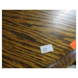 OAK DINING ROOM TABLE W/ LEAF & 6 CHAIRS