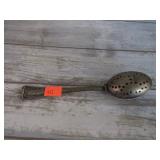 SILVERPLATE TEA STRAINER SPOON