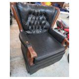 UPHOLSTERED ARM CHAIR