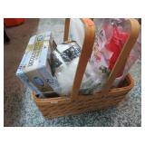 BASKET & DISPOSAL CUPS, PLATES & CUTTLERY