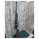 DAISY 880 BB RIFLE -- WORKS