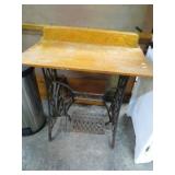 SINGER SEWING MACHINE TABLE