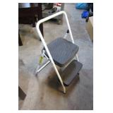 FOLDING STEP STOOL
