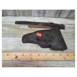 VINTAGE LEATHER FLAP HOLSTER -- SMALL PISTOL