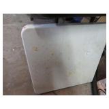 FOLDING TABLE