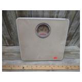 BATHROOM SCALE