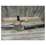 VINTAGE HEDGE TRIMMER -- WORKS