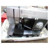 SINGER SEWING MACHINE