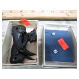 PLASTIC CLAW PENDANTS & EARRINGS