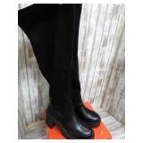 NEW-- ROUGE BOOTS -- 10