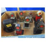 MARX PRESSED STEEL MODEL TRAIN SIGNALS & BREAKERS