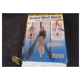 HANDS - FREE INSTANT MESH SCREEN DOOR