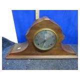VINTAGE INGRAHAM MANTLE CLOCK - RUNS & CHIMES